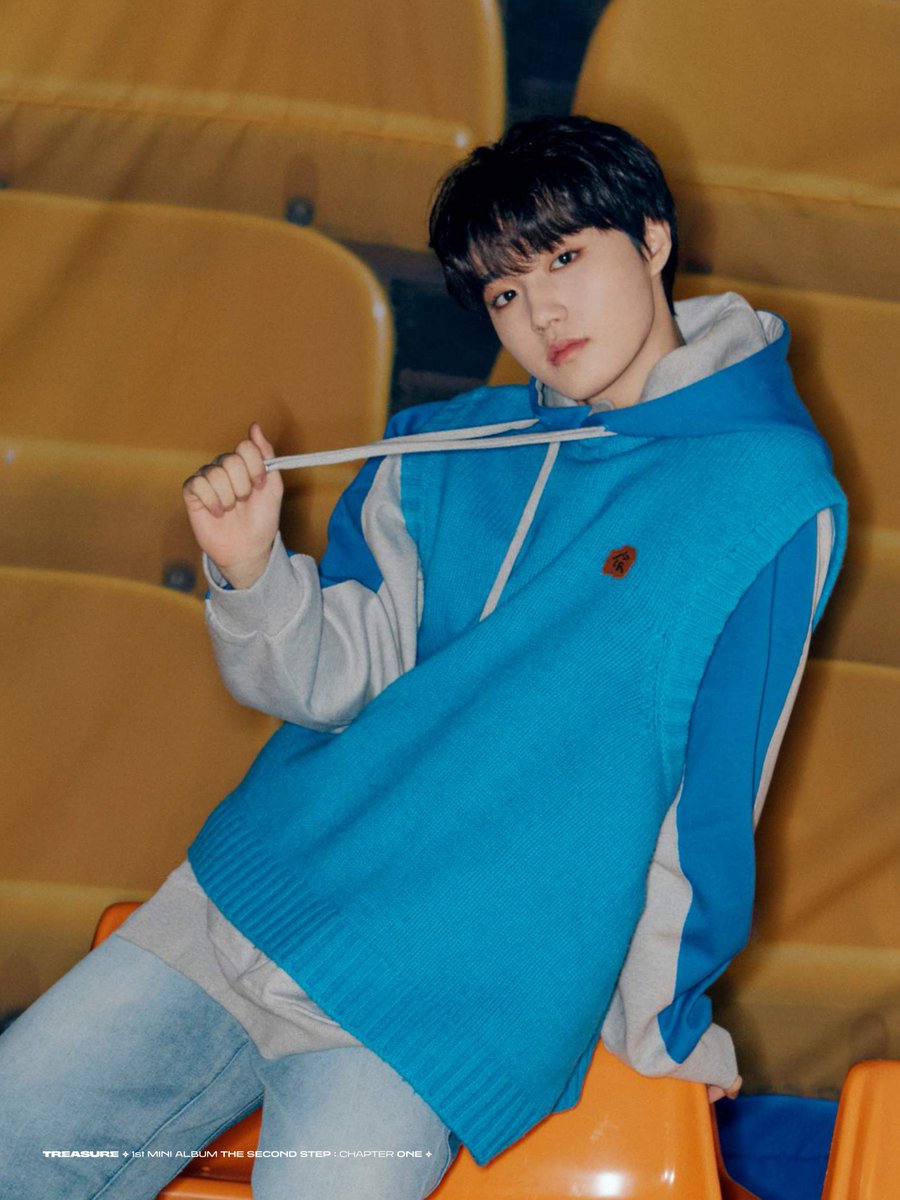 arubabylion's tweet photo. Doyoung iTunes Digital Booklet

#트레저 #DOYOUNG #도영 #JIKJIN https://t.co/GDxOkLmwDV
