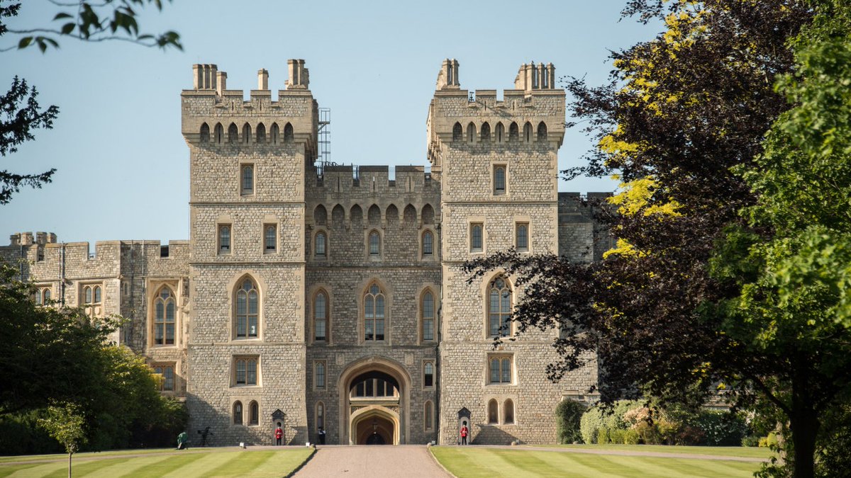 ReseauKeymex's tweet photo. Découvrez les luxueuses résidences de la reine Elizabeth II et du reste de la famille royale britannique. 🇬🇧👑

#ImmobilierLuxe https://t.co/y8ssQJnW9B https://t.co/lBGsWlPI9x