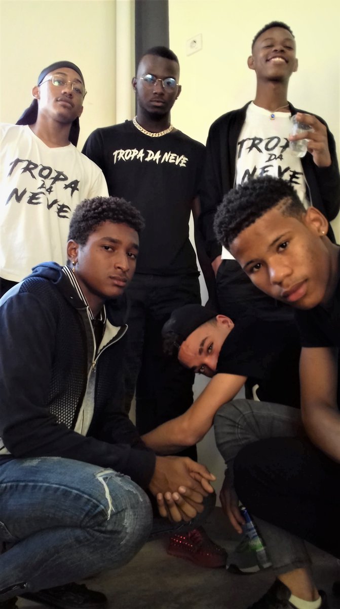 99PedroBoy's tweet photo. Coletivo de trap angolano 🇦🇴 @TropadaNeve🎶☃️

#tropadaneve #atropaéneve #issoétdn https://t.co/DfywlllR7f