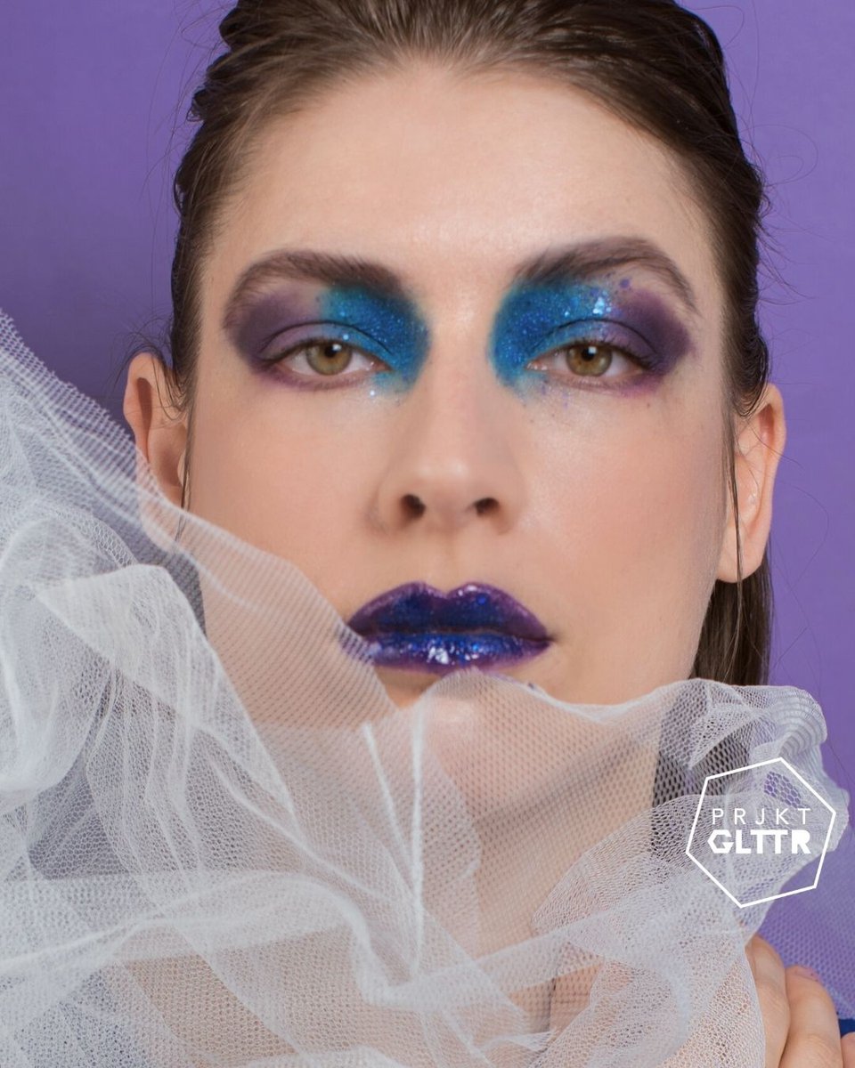 ProjektGlitter's tweet photo. There is no force equal to a woman determined to rise. - W.E.B. Dubois

Makeup: @krzystof.makeup
Photographer: @camilasalazar.co
Model: @van_ee https://t.co/9rMqezmC87