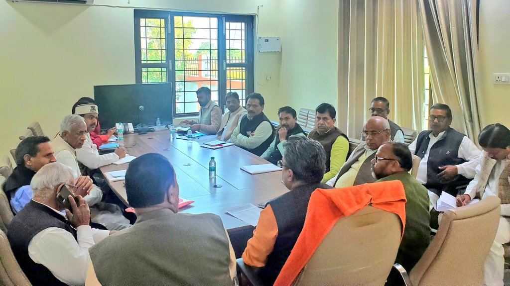 औरैया में प्रमुख कार्यकर्ताओं की बैठक में।
<a href="/BJP4UP/">BJP Uttar Pradesh</a>
