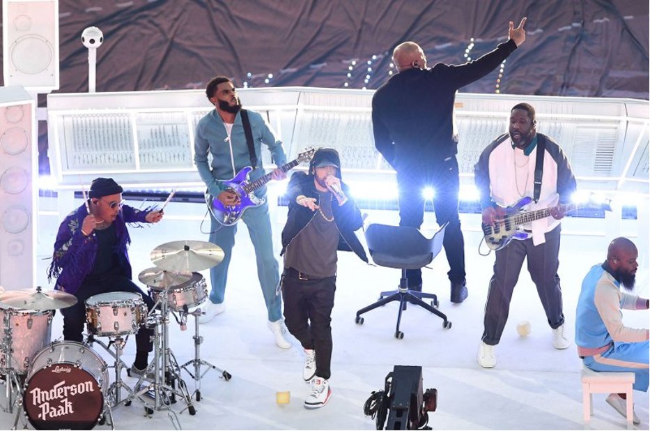 booska_p's tweet photo. Absolument pas tête d’affiche, mais ravi d’être là, Anderson .Paak, tout sourire, a semble-t-il vécu la meilleure soirée de sa vie 🥁 https://t.co/ZUi8lWjHkc