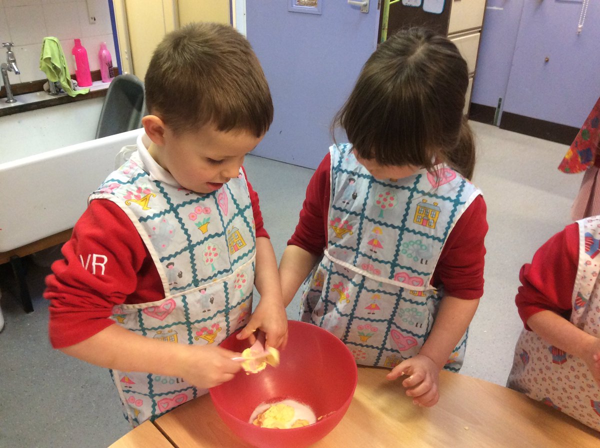penryn_YR's tweet photo. This week in Reception we have enjoyed using our mathematical knowledge and skills to bake some heart shaped cookies. We’ve measured with tablespoons, making sure each scoop was full and counting how many we needed. https://t.co/lq39c2LXnS