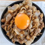 豚バラ肉×舞茸の組み合わせが美味しそう!がっつり食べたい気分のときにもぴったりそうな丼ものレシピ!