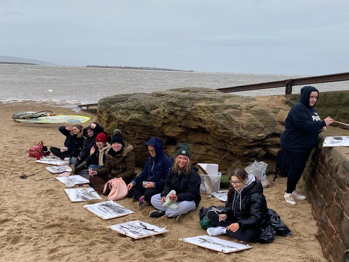 ArtDesignUpton's tweet photo. There’s nothing like being out and at one with the elements! I take my hat off to these year 12 girls for their dedication and stamina…but my head would get too cold! Fantastic work girls, hot chocolate all round! https://t.co/3iGotE4ZtY