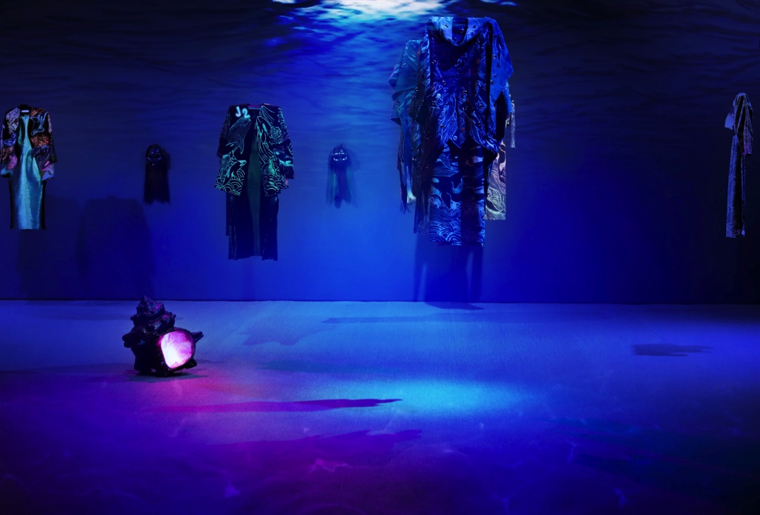 YKhazar's tweet photo. Exclusive parts from my photo shooting of "Child of Magohalmi and the Echos of Creation" by Zadie Xa.

#NFTCommunity #NFTs #exhibition  #photography #zadiexa https://t.co/nmpHR7rsoF