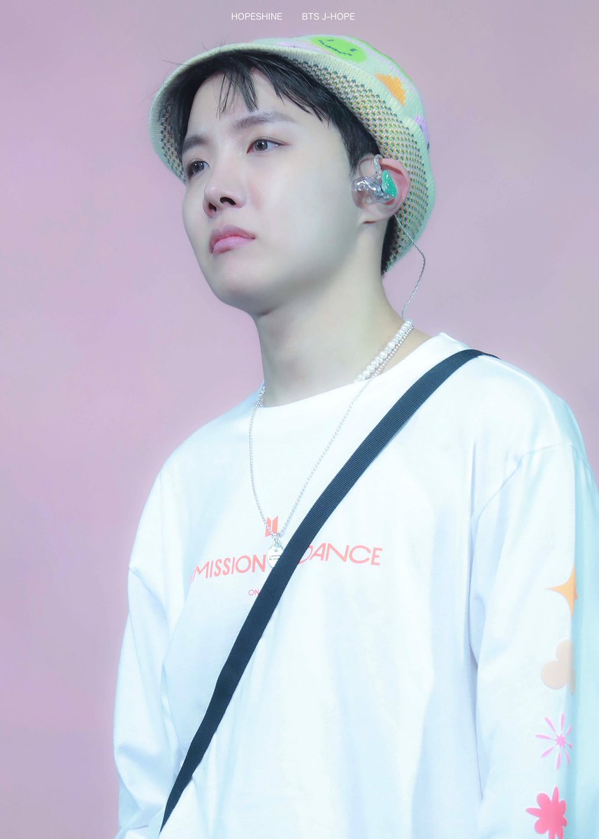yolumlovesyou's tweet photo. #BTS  #JHOPE さん2/16〜19

⭐️カップ　
⭐️カップホルダー
PTD on Stage LAの素敵なお写真です 紙コップタイプは遅延しております🙇‍♀️
⭐️特典ポストカード各1枚2種
⭐️先着特典A2ポスターor ビックポスター
⭐️お誕生日特典キーリング 7名様
⭐️グッズ販売
⭐️クッキー

@HOPESHINE_0218 様
@HOPESHINEJP 様 https://t.co/UmTkhIWHKv