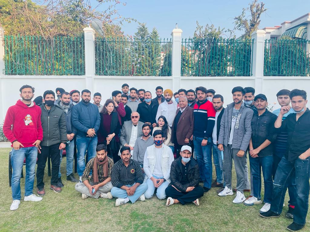jkncsuofficial's tweet photo. We thank Jnb Dr Farooq Abdullah Sb, Jnb @OmarAbdullah Sb, Jnb Rattan Lal Gupta Sb, Vijay Laxmi Sahiba for listening to our grievances and promised elections for electing new PROVINCIAL  PRESIDENT of NCSU Jmu.
@JKNC_ @SaraHayatShah https://t.co/bOOm7x5vOQ