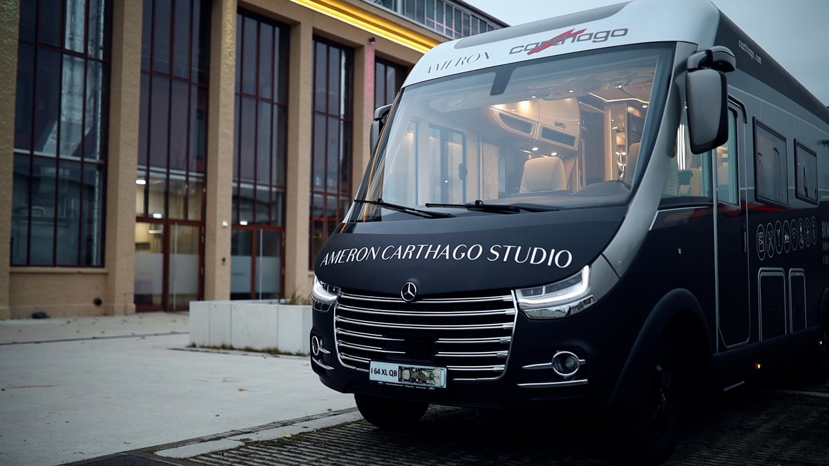 AlthoffHotels's tweet photo. Aufregende Neuigkeiten! Heute eröffnen wir zusammen mit Carthago Reisemobile das erste Motorhome Studio in Europa in unserem AMERON München Motorworld, direkt in der @Motorworld_de! 🚎
https://t.co/LkBKMdceSI https://t.co/NjpG72nIIv