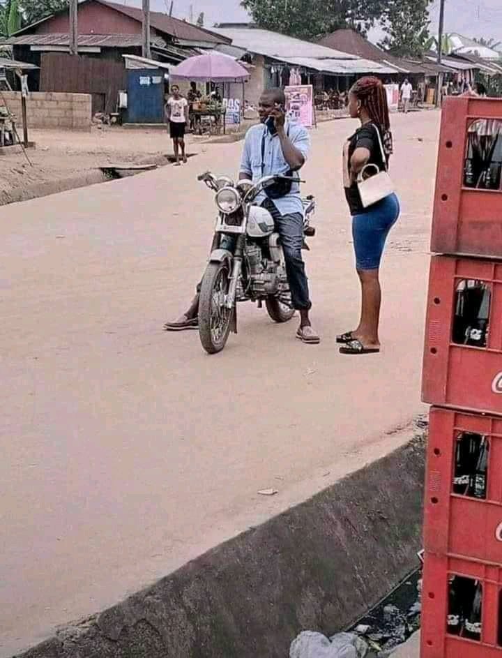 McApostleK1's tweet photo. I appreciate all okada men that have this kind Patience to answer dis kind call.... Appreciate them #abakyari #YellowSpace #BeKind Wise #Twitter #ShareTheLove #comment https://t.co/8Th4jxQ7oA