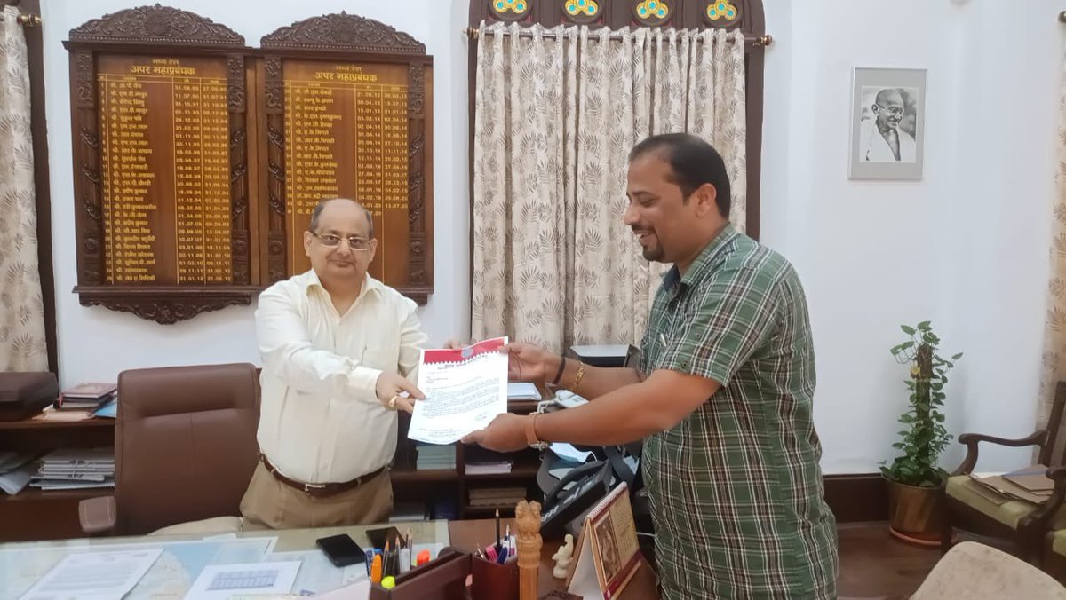 MNRKS_IR's tweet photo. महाराष्ट्र नवनिर्माण रेल्वे कामगार सेनेनी 
भारताचे  केंद्रीय रेल्वे मंत्री श्री अश्विनी वैष्णव यांच्याकडे  भारतरत्न स्वर्गीय स्वरसम्राज्ञी श्रीमती लतादीदी मंगेशकर यांच्या स्मरणार्थ भारतीय रेल्वे च्या स्थानकांवर त्यांची गाणी व श्रद्धांजली संदेश प्रसारित करावा म्हणून मागणी केली आहे https://t.co/5KPL3kauYv