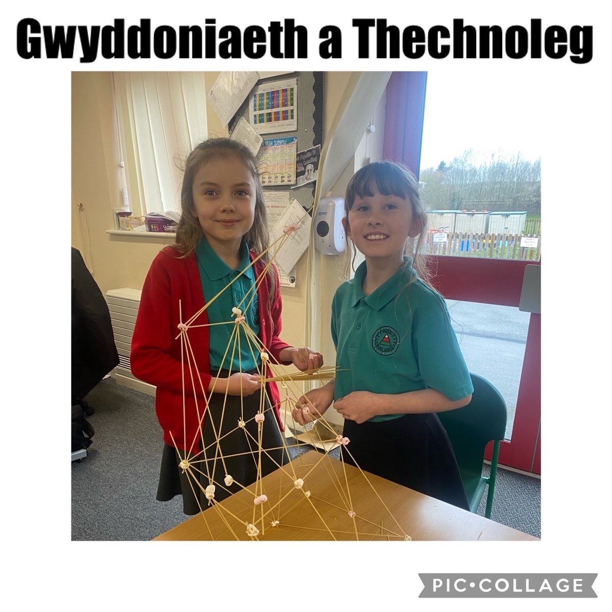 YsgolPlasCoch's tweet photo. Gwyddoniaeth a Thechnoleg yw'r Maes Dysgu a Phrofiad dan sylw heddiw yn #WythnosDarganfodGyrfa22 @GyrfaCymru. Diolch i @MorganstoneLtd am y cyfwlyniad y bore 'ma. Bu Bl 5 a 6 yn brysur yn adeiladu tyrrau'n defnyddio sbageti a malws melys.
🍝🗼 https://t.co/z8E9PCaH6Z