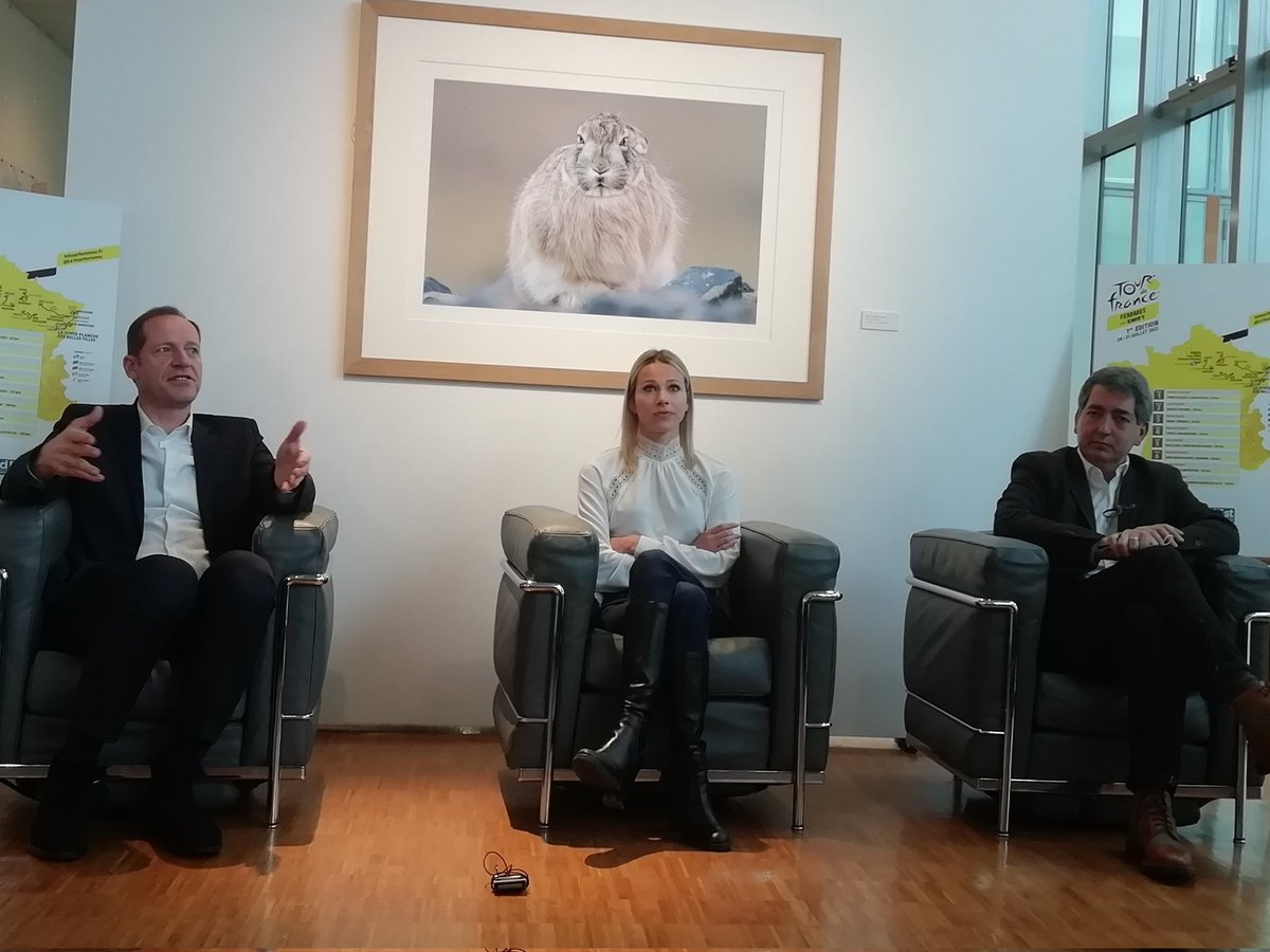 adrienbeaujean's tweet photo. Christian Prudhomme, directeur du @LeTour, @Roussemarion, et @JeanROTTNER présentent la 1ère édition du Tour de France Femmes avec Zwift, dont 6 étapes sur les 8 programmées se dérouleront dans le @regiongrandest ! #cyclisme https://t.co/IPFZKZD7lZ