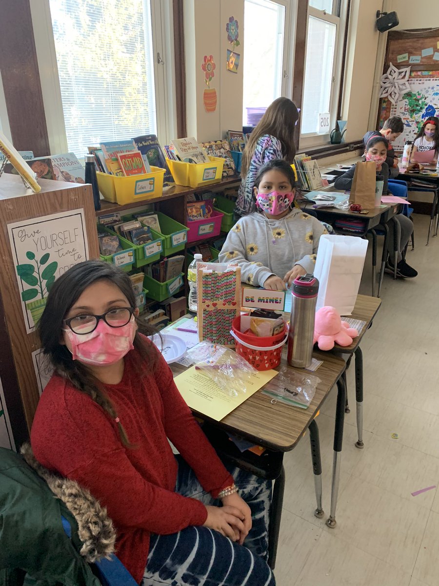 Happy Valentine’s Day! <a href="/SwamyVikings/">𝕄𝕣𝕤. 𝕊𝕨𝕒𝕞𝕪</a> <a href="/FSDVikings/">Farmingdale School</a>