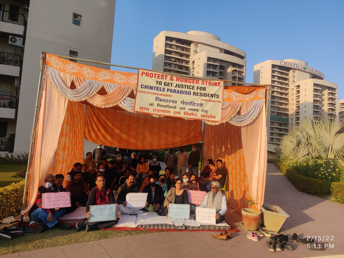 samta28's tweet photo. It's high time now...
#uncertainfuture
#lifethreatening
#ourlifematters 
#humanitylost
All Dwarka Expressway residents joining the hunger protest at #ChintelsParadiso ... Please support us..It can happen with any of you
@HTGurgaon @ndtv @rakeshdaultabad @IndiaAheadNews @aajtak https://t.co/CvhecmKaTw