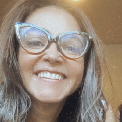 malucarbonelli's tweet photo. #NovaFotoDePerfil https://t.co/WlLnFpNItt