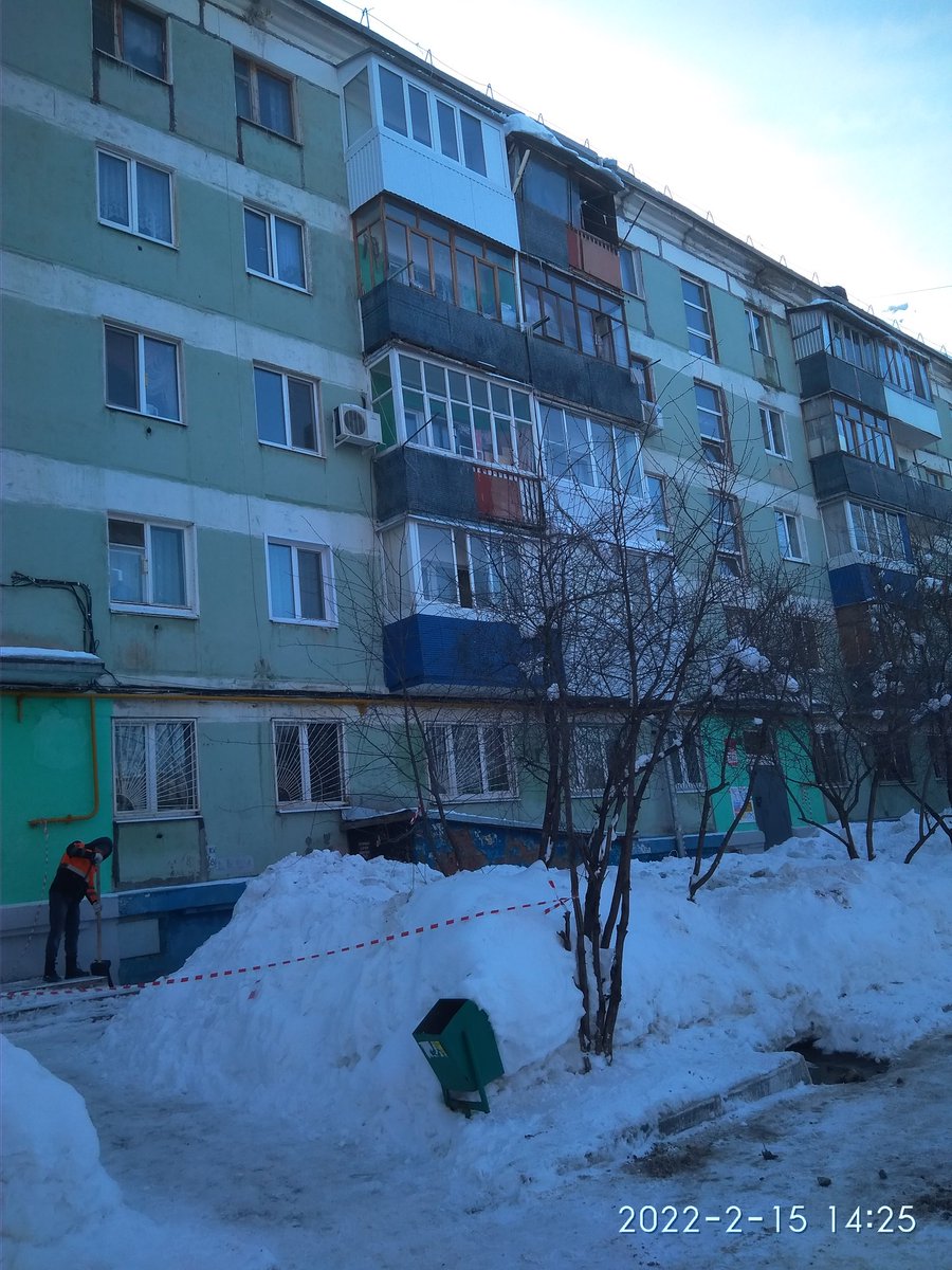 Сегодня альпинисты работают на кровлях МКД Ленина 47, 51 #УКАвторитетГрупп и Ларина 64 #УКДЖКХ.