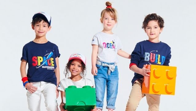 loff_reseaux's tweet photo. Pour ses 25 ans, Okaïdi (@IDKIDSCORPORATE) s’allie à @LEGO_Group pour une collection capsule !
https://t.co/FArKTNohXB https://t.co/tIEFNvh2fV