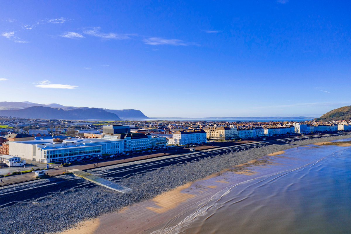 VenueCymru's tweet photo. Venue Cymru are excited to be attending #MEETGB virtual for the next 3 days. We will be busy sharing the love of North Wales along with all it has to offer alongside @meetnorthwales. 🏴󠁧󠁢󠁷󠁬󠁳󠁿 We look forward to seeing you there @EventsAreGREAT @MeetInWales https://t.co/FPyZj53bSk