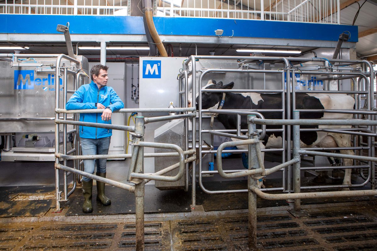 FullwoodPackoGr's tweet photo. Why choose the M²erlin robot? Follow #milkingwithm2erlin to learn why choosing M²erlin is the smart choice

#teamdairy #grasstomilk #roboticmilking
https://t.co/Nmv0OdBu32 https://t.co/pLDfQQmpwZ
