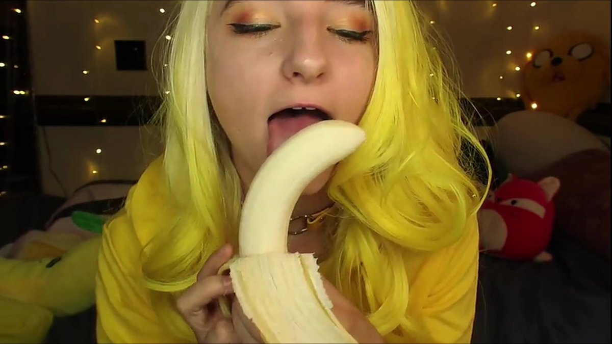 AftynCrypto's tweet photo. I'm so Naughty 💋🍌🍌 https://t.co/OfRJjpGmnU