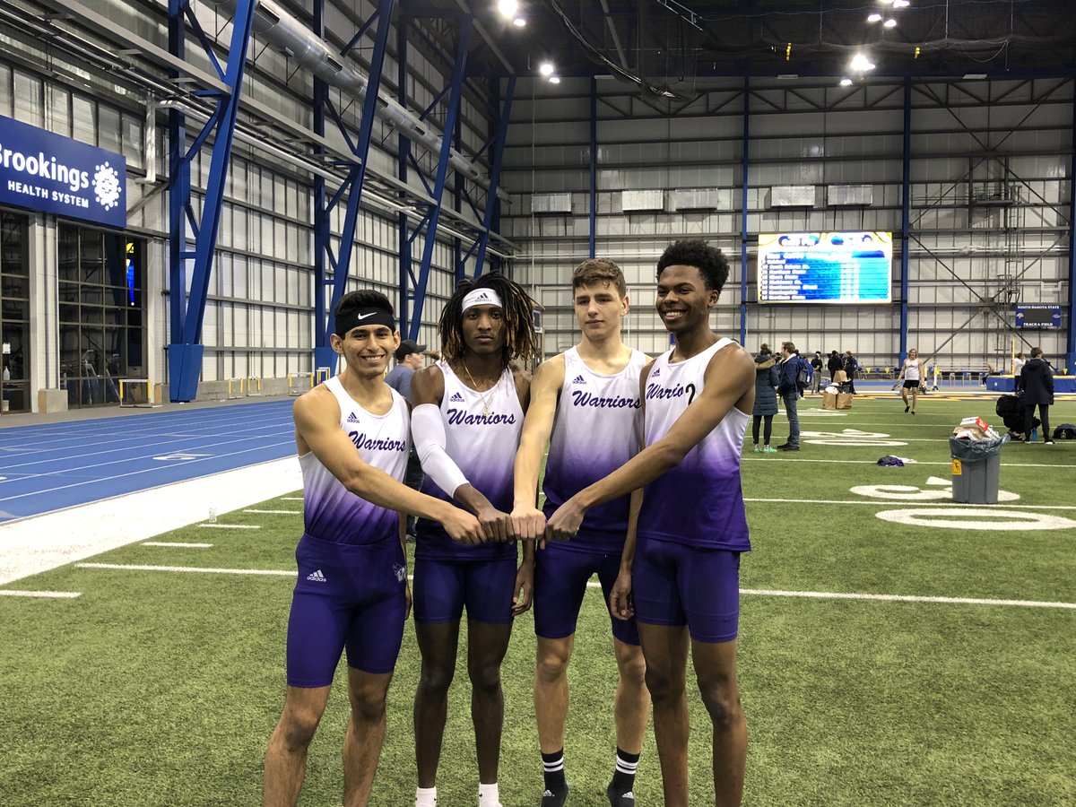 Men's 4x400 relay sets school records Saturday running 3:24.18 at SDSU Indoor Classic.  Go Warriors!