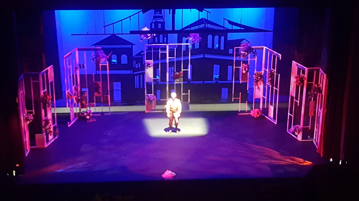 ESKİCİNİN TAZESİ TİYATRO OYUNU ST PURSAKLAR SAHNESİNDE İYİ SEYİRLER