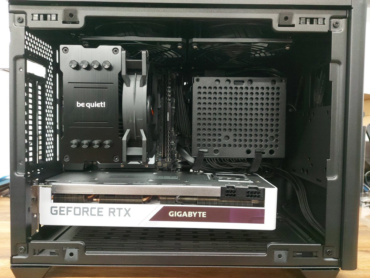 pcandcofr's tweet image. Une config&apos; compacte avec de la puissance 💪 ?

Optez pour le boitier NR200P de @coolermasterfr 💜
Une Z590i Vision &amp;amp; RTX 3070 Vision de @GIGABYTE_DE pour le design 🤍
Un refroidissement BeQuiet pour le silence 🧡
Une alimentation SFX de @CORSAIRFRA  pour faire tourner tout ca 💛