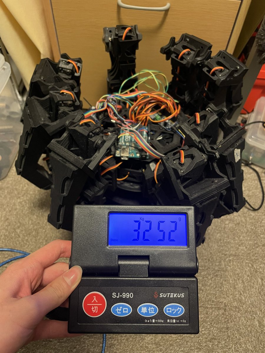 eternalfriend17's tweet image. クモロボくん3.2kgでした、重い
#Rospider