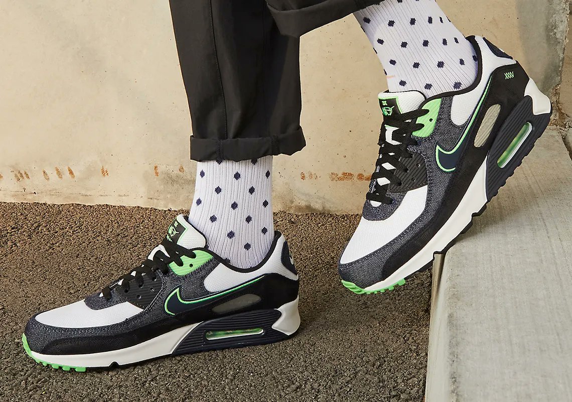 Egomania bros eetpatroon Sneaker News on Twitter: "Nike is celebrating 35 years of Air Max with the  upcoming Air Max 90 "Scream Green" 👀 https://t.co/yKhjELgiU9" / Twitter