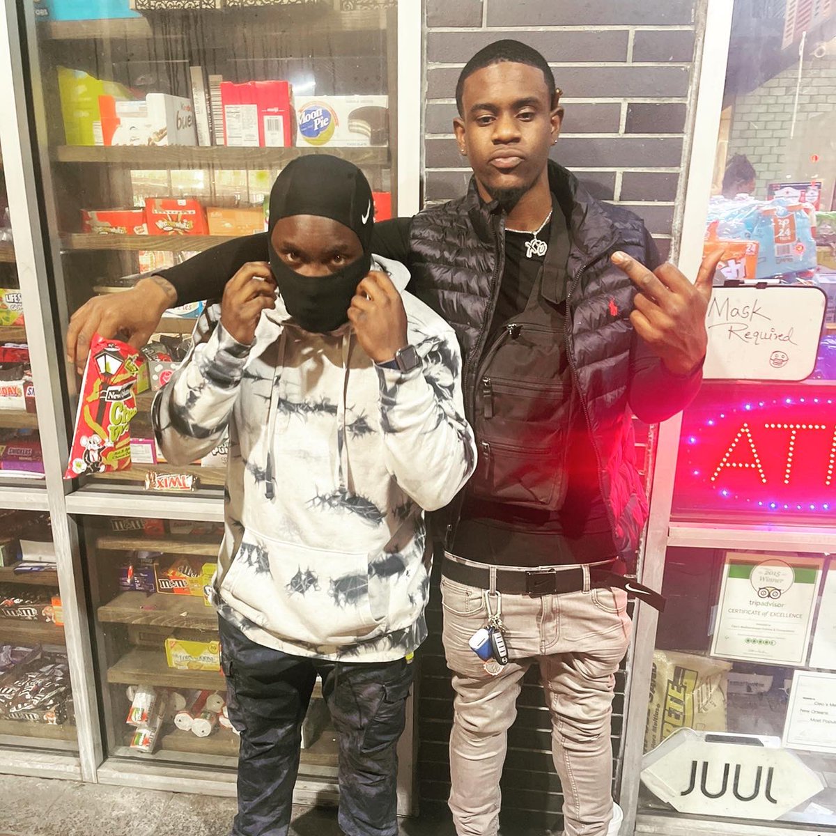 js__95's tweet image. 🖤❤️