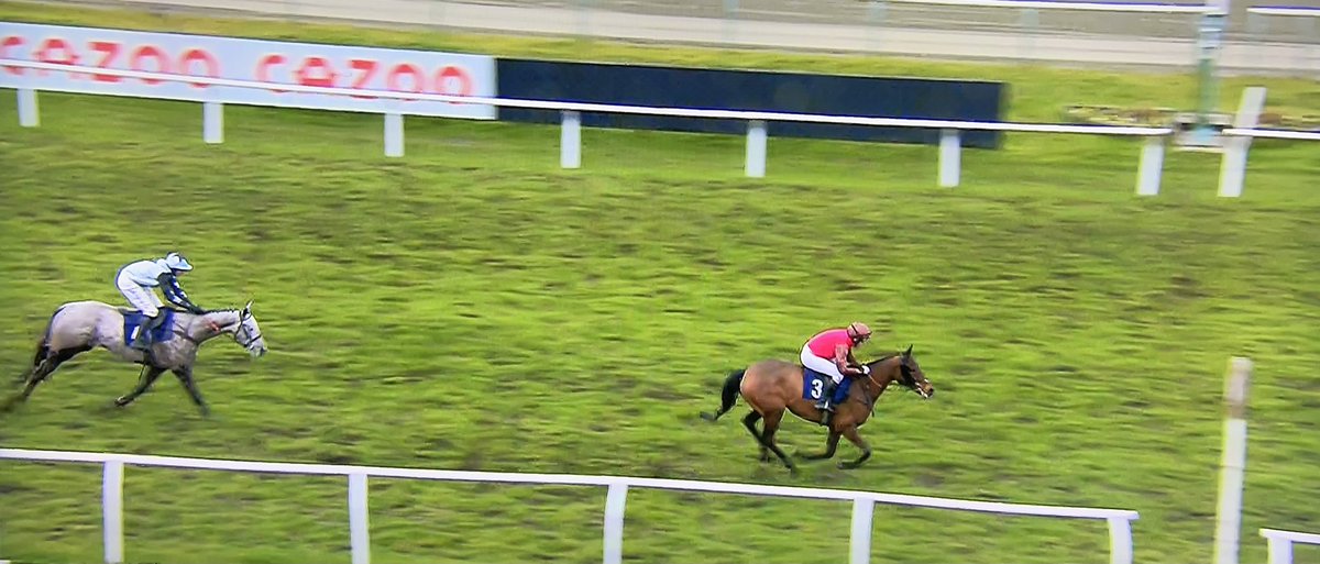 amajox's tweet photo. Congratulations #champ #DavidMaxwell WINS @LingfieldPark @PJHobbs1 #DolphinSquare #4ran #topjock https://t.co/gbzZVkKGD3