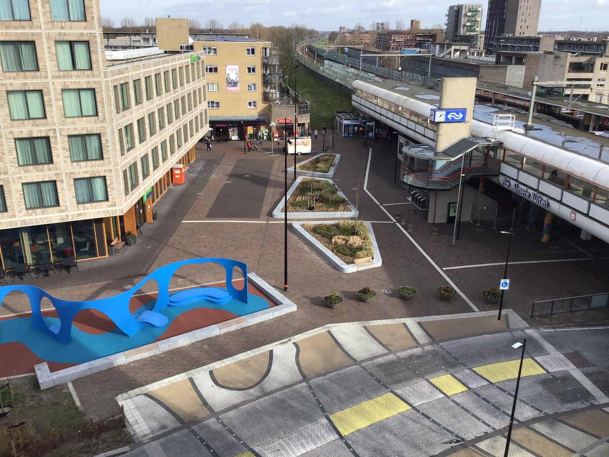 WeijmerA3's tweet photo. Herinrichting Baltimoreplein Almere Buiten,
Veel groen en kleur, dus wel mooie en prettige uitstraling https://t.co/yyaDiswPZi