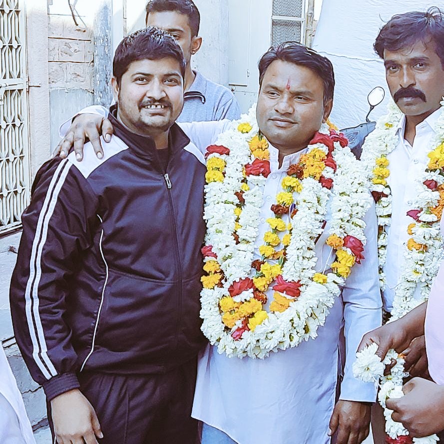akash_dausa's tweet photo. 😘 https://t.co/bAu9SrD1C8