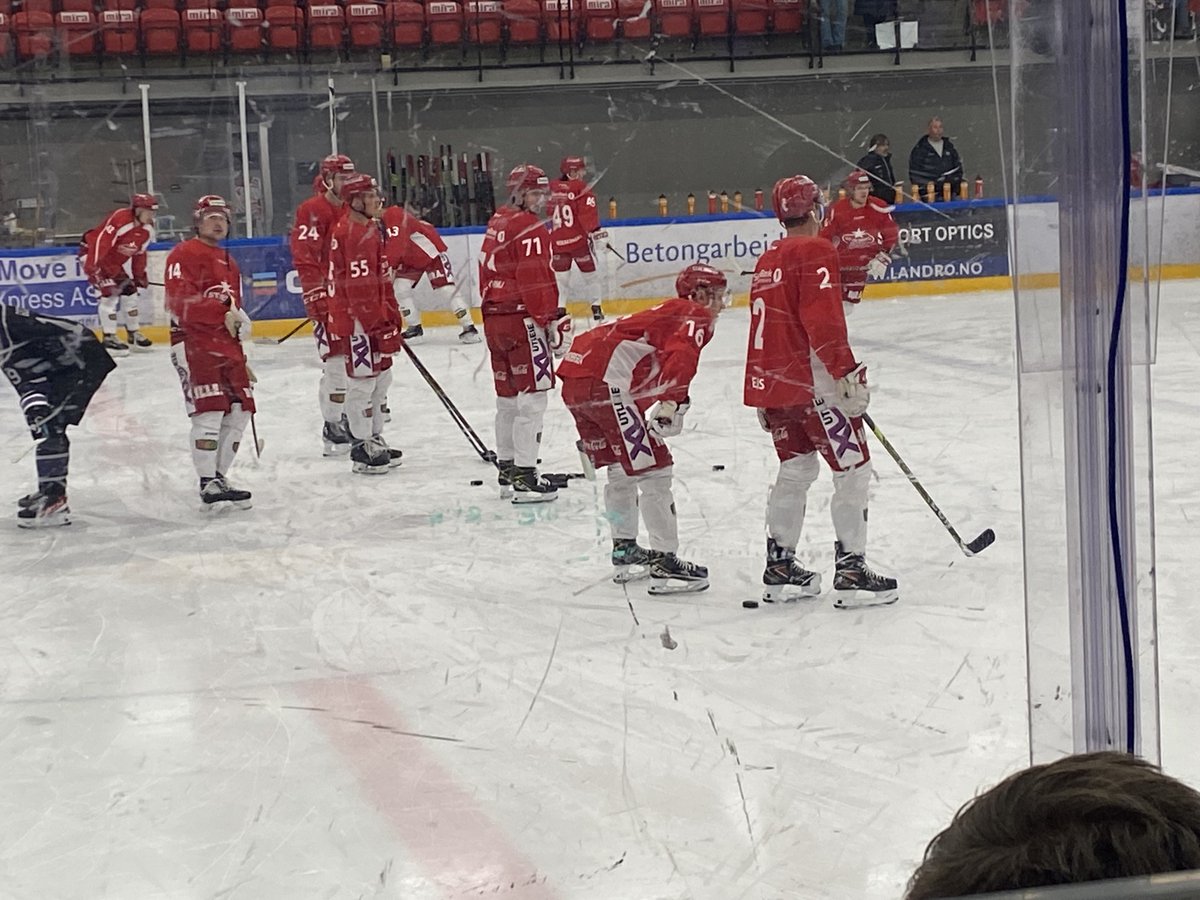 frblad's tweet image. Vi er i gang - følg kveldens Stjernen-kamp sammen med oss her -  f-b.no/folg-gr-ner-st… #2get