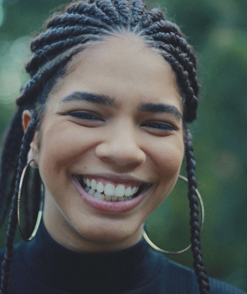 Lembro quando vc fez referência a mim, na sua música e te falei o quanto vc é foda.
E eu não poderia deixar de te amparar mesmo no erro.
Pq a nossa gente erra e é julgado 20x mais. 
E eu como uma das suas referências te digo, errar, aprender e evoluir.
Vc não se limita ao erro.