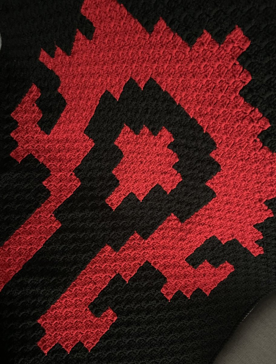 ChrysPopkoff's tweet photo. For the Horde! First commission! 🙏🏻 #WorldOfWarcraft #WoW #Horde #crochet https://t.co/qFCC8E5CfO