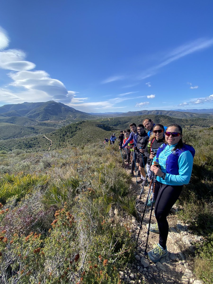 gerson_garrosa's tweet photo. Iniciación al #senderismo en la asignatura Actividades Físicas en el Medio Natural ⛰🧭
🎯Técnicas de progresión con y sin bastones
🎯Reconocimiento del terreno con mapa 🗺️
🎯Conducción de grupos por el medio natural
#EusesCAFE @EUSES_Oficial #CAFYDE https://t.co/y8awvsrVi9