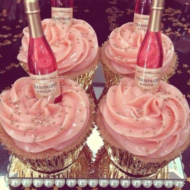 HM_TuEvento's tweet photo. 🎈
        Fiesta para chicas 🤩
                  #HM https://t.co/HSOUOH3FRC