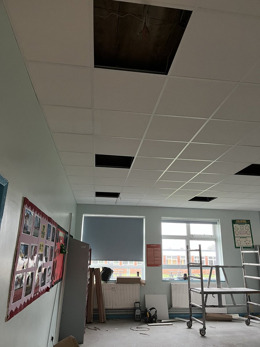 Suspended ceiling install <a href="/Townsend_School/">Townsend Church of England School</a>             wjinteriors.co.uk