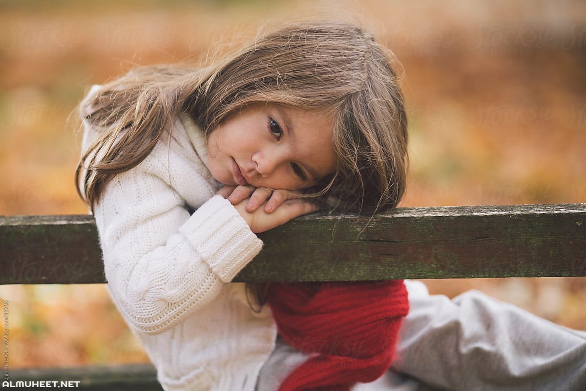 Она уже не маленькая девочка. Девочка победила мальчика. Счастливые дети на природе. Туфли для девочек. Малыши из блокадного ленинграда.