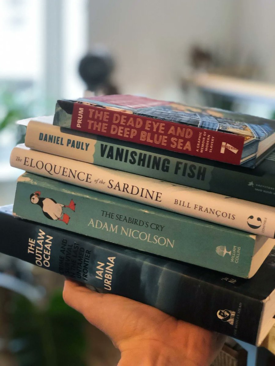 Fish_Free_Feb's tweet image. Looking for your next book to read? Why not pick up one of the ocean-themed suggestions below seeing as it's #FishFreeFebruary!

📗 The Outlaw Ocean
📘 Vanishing Fish
📙 The Eloquence of the Sardine
📕 The Dead Eye and the Deep Blue Sea
📘 The Seabird's Cry