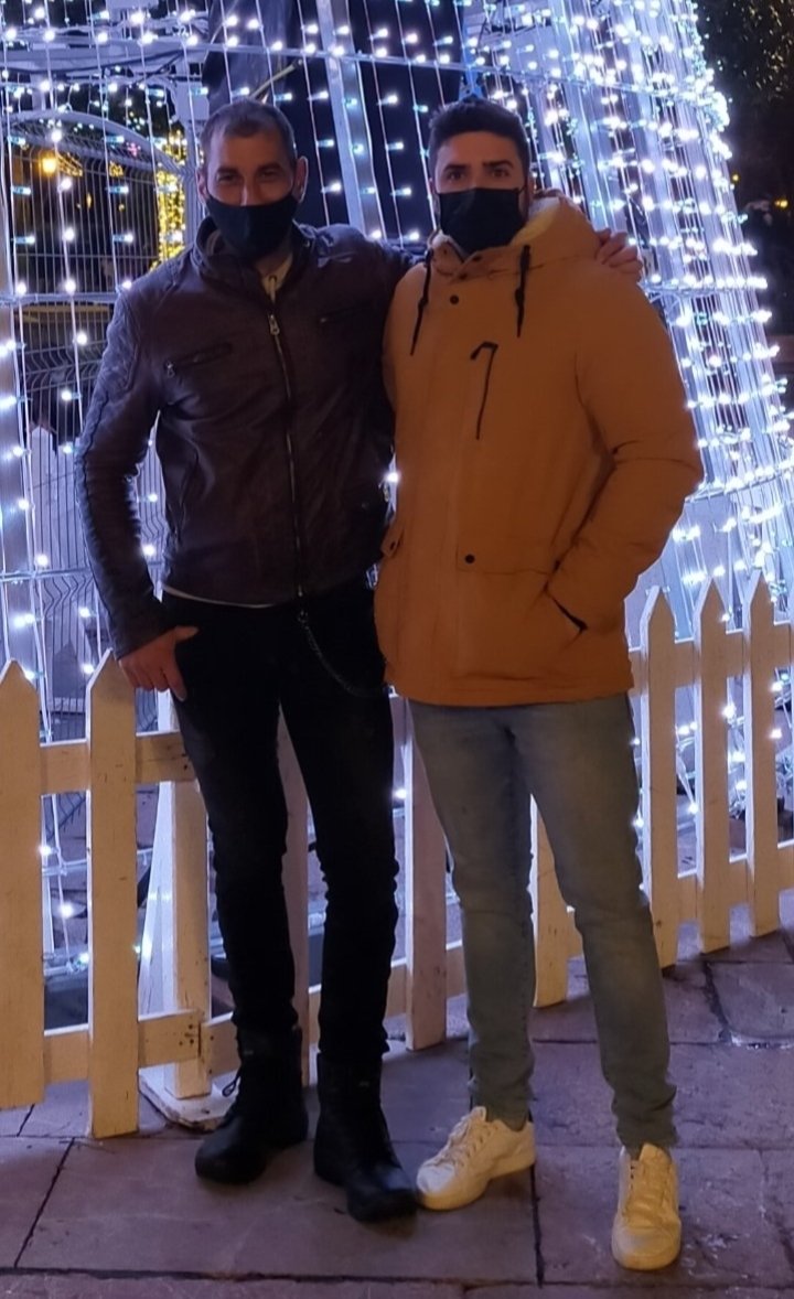 Hoy toca Felicitar a un grande!!
Muchas felicidades <a href="/jandroayones/">jandro coc</a> 🎂🎂
Mira ver si pagas algo 🥃