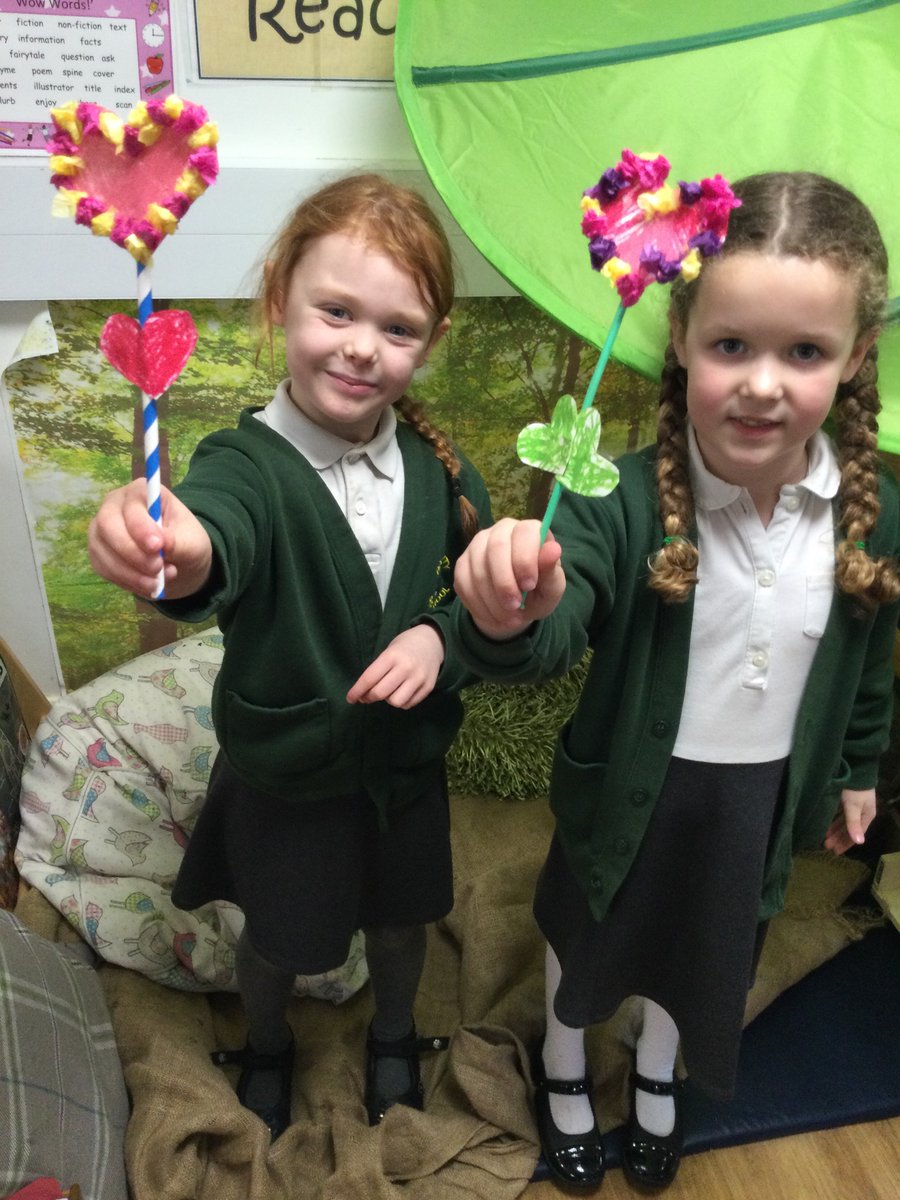 HoylakeHolyTrin's tweet photo. This week in story craft club, we decided to spread the love as it was Valentine’s Day! We read ‘the Invisible String’ and made heart flowers to give to someone special. 💕 #valentinescraft #storycraft #spreadlove https://t.co/00Ujn6kwCy