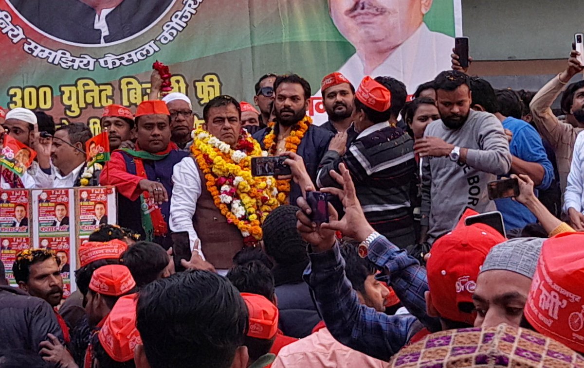 sajid_hashmat's tweet photo. कानपुर कैंट विधानसभा से समाजवादी पार्टी के प्रत्याशी जनाब मोहम्मद हसन रूमी जी के समर्थन में बाबूपुरवा क्षेत्र में जनसभा और जनसंपर्क में साथियों के साथ शामिल हुआ।

@yadavakhilesh @NareshUttamSP @samajwadiparty @HasanRoomiSP @MediaCellSP https://t.co/nyiCBcCEIR