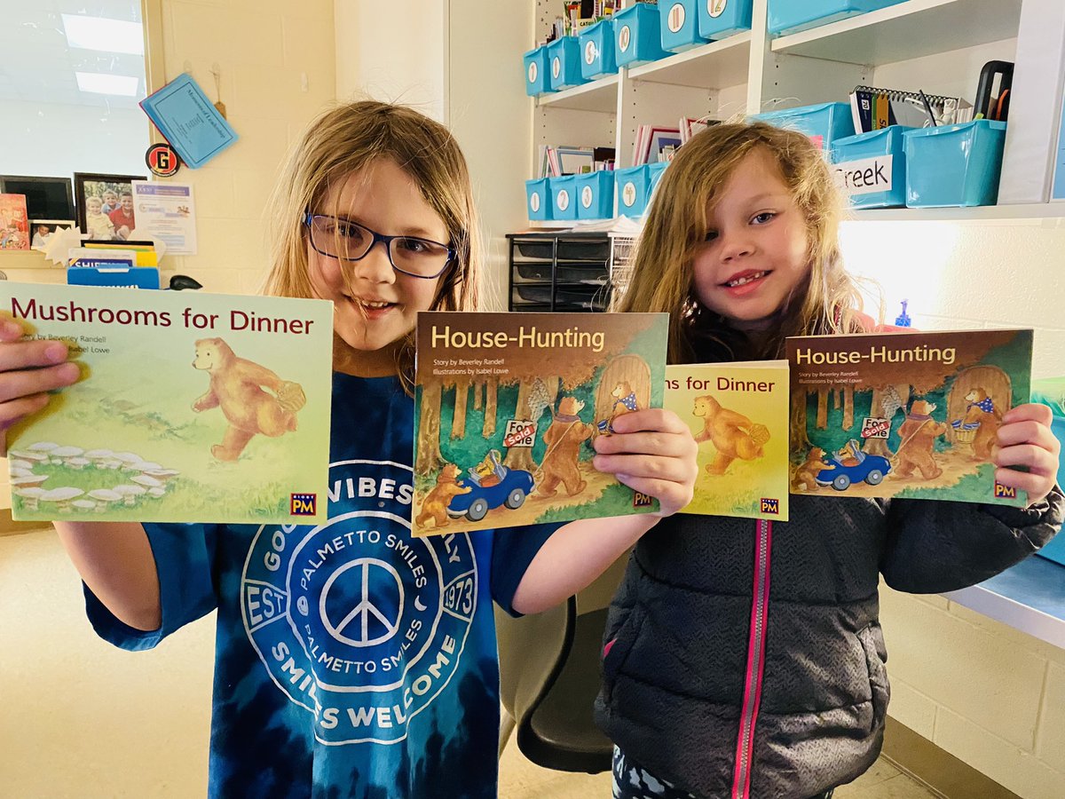 HalfacreHope's tweet photo. Two of my favorite readers have matching books! They LOVE the baby bear series and weโre so tickled when they realized they both had matching books in their reading pouches! #rigby #readingrecovery #firstgradefriends @rrcna_org @PeggyPhillips93 https://t.co/I1frexAZl5