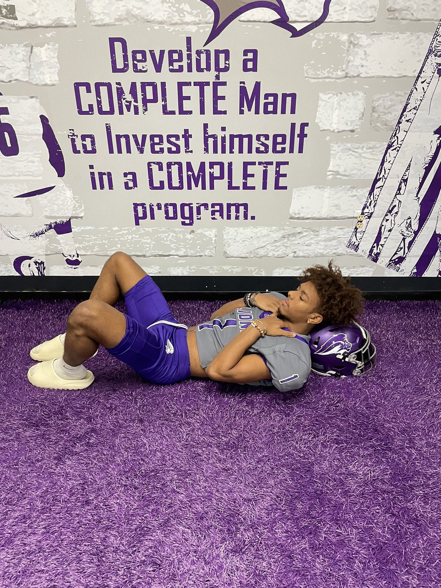 Had a great visit yesterday @SAGU_Football Thank you to <a href="/kinchen_donald/">Donald Kinchen</a> &amp; <a href="/freezysmalls/">Freezy Smalls II</a> for the hospitality! #UNCOMMN 💜🖤🤞🏽