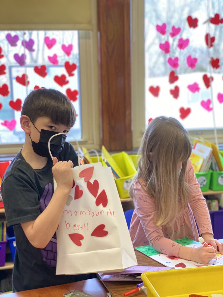 MrsGaughan103's tweet photo. ❤️ Day in 103. Thanks to all the parents who donated and made this party possible! @SauganashCPS https://t.co/HQYtVcgkrc