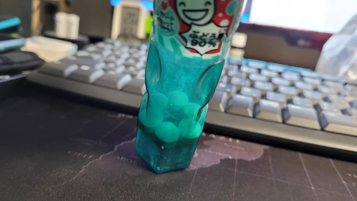 森永ラムネが…ボトルにぴったりハマって出てこない！！