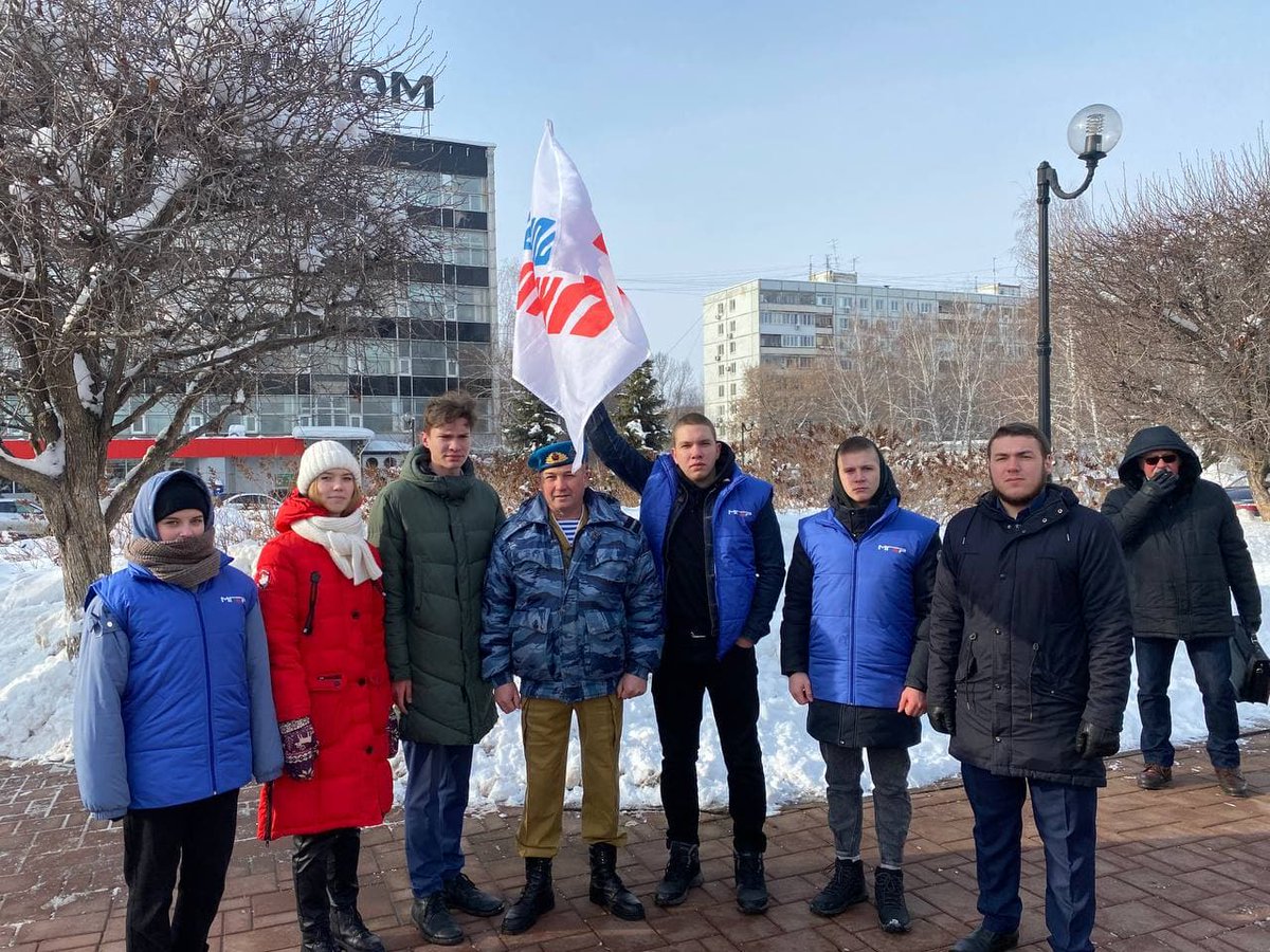 er__samara's tweet photo. ⚡15 февраля - День окончания вывода советских войск из Афганистана

🙏Молодогвардейцы Самарской области почтили память погибшим в Афганистане и возложили цветы к памятнику воинам- интернационалистам, которые отдали свою жизнь за Родину!

#Ер #Ер63 #ЕдинаяРоссия #МолодаяГвардия https://t.co/xfy7XAqFdI